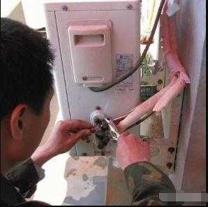 青島伊春路格力空調上門維修