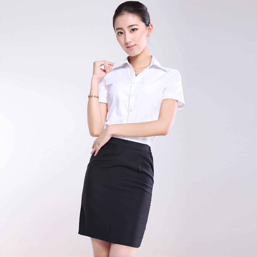 如何為女生定制白se的企業(yè)文化衫？