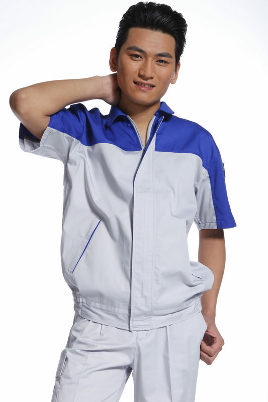 定制工作服起球應怎樣處理?暴曬后可以防潮嗎?